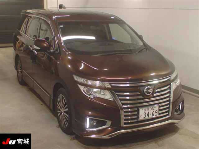 NISSAN ELGRAND