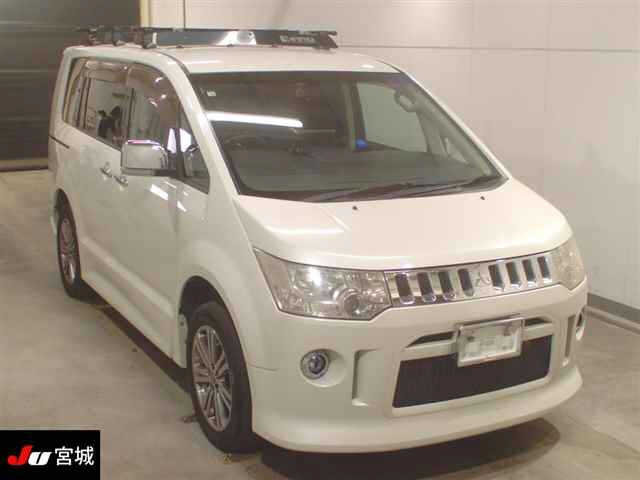 MITSUBISHI DELICA D5