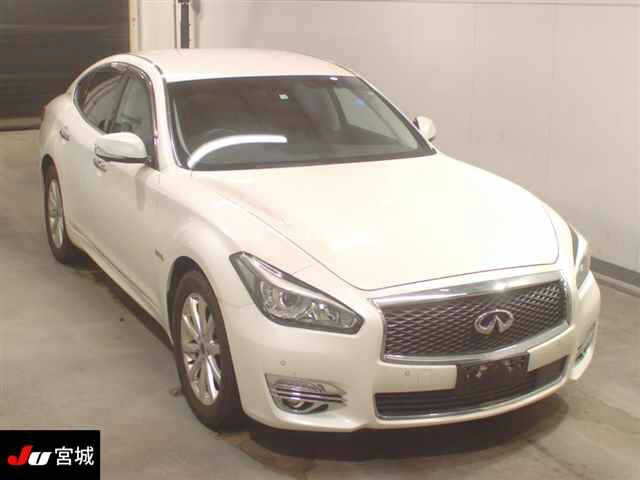 NISSAN FUGA