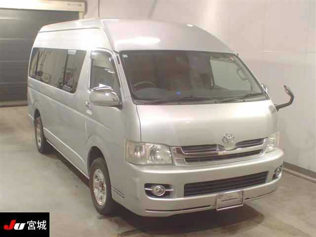 TOYOTA HIACE