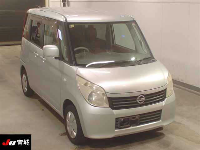 NISSAN ROOX