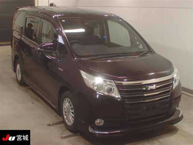 TOYOTA NOAH