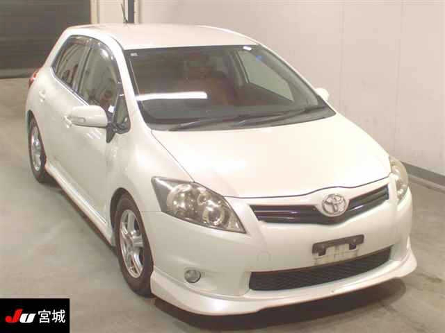 TOYOTA AURIS