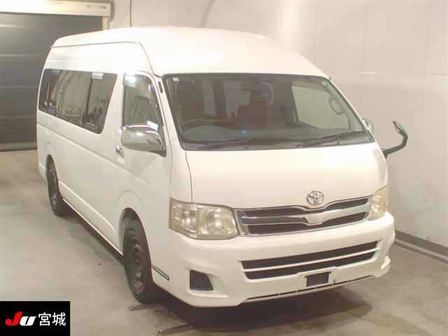 TOYOTA HIACE