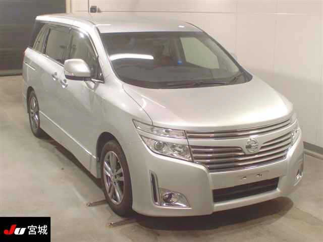 NISSAN ELGRAND