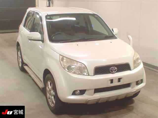 TOYOTA RUSH