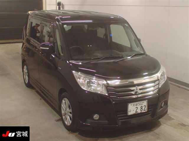 MITSUBISHI DELICA D2