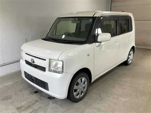 TOYOTA PIXIS SPACE