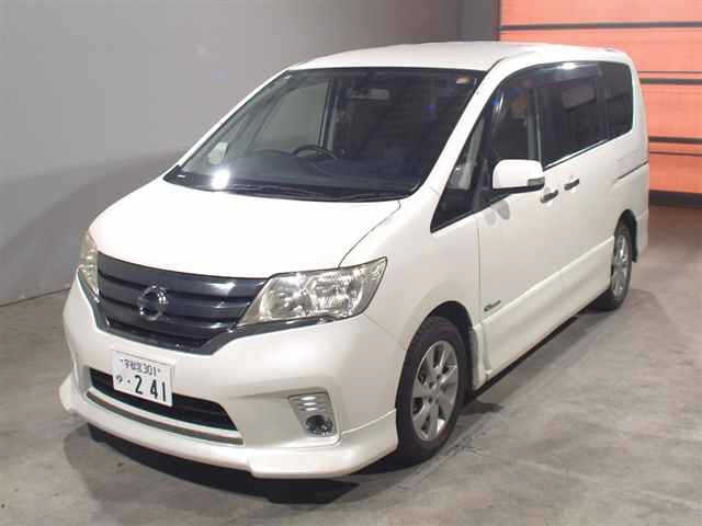 NISSAN SERENA