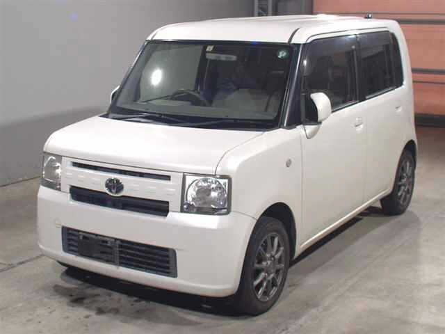 TOYOTA PIXIS SPACE