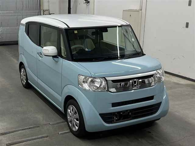 HONDA N BOX SLASH