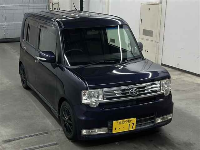 TOYOTA PIXIS SPACE