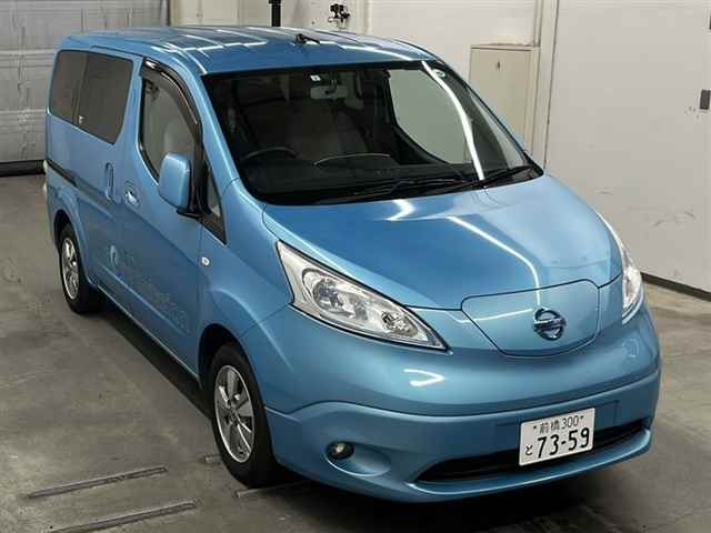NISSAN NV200