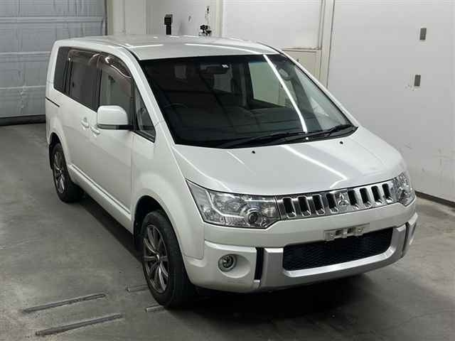 MITSUBISHI DELICA D5
