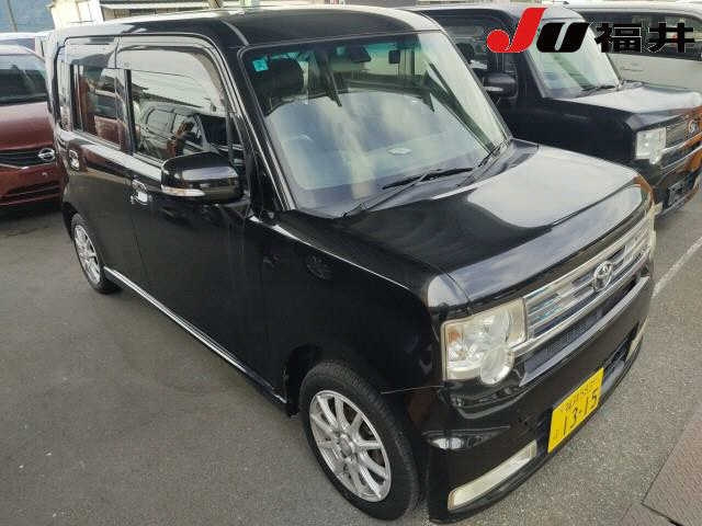 TOYOTA PIXIS SPACE