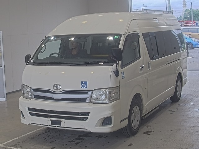 TOYOTA REGIUS ACE COMMUTER