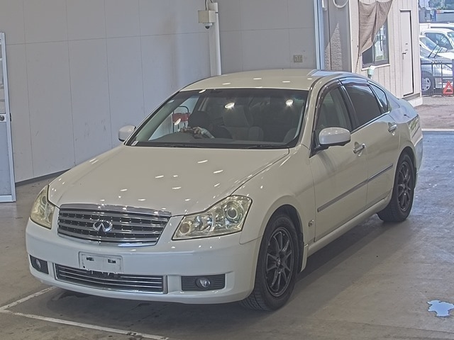 NISSAN FUGA