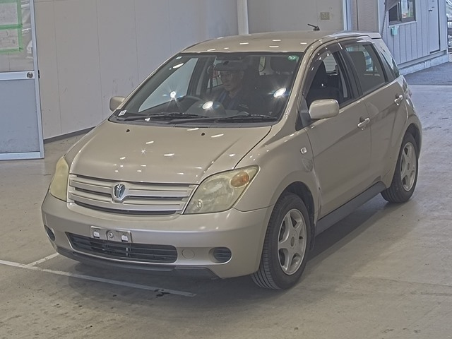 TOYOTA IST