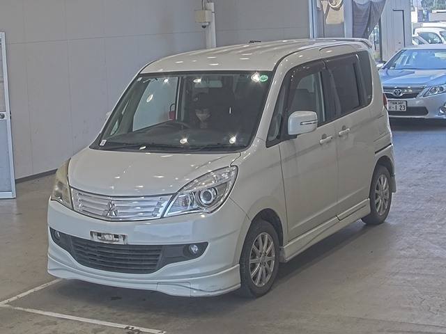 MITSUBISHI DELICA D2