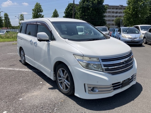 NISSAN ELGRAND