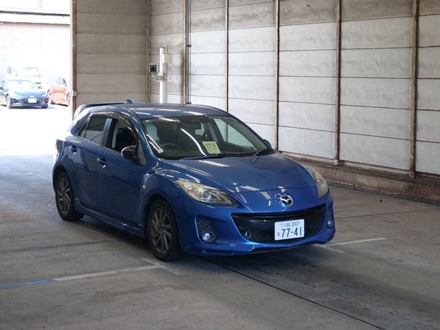 MAZDA AXELA