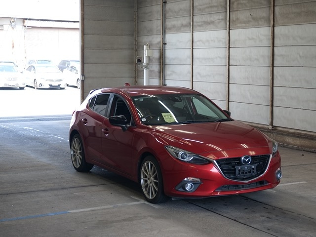 MAZDA AXELA