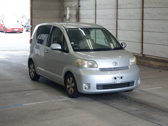 TOYOTA PORTE