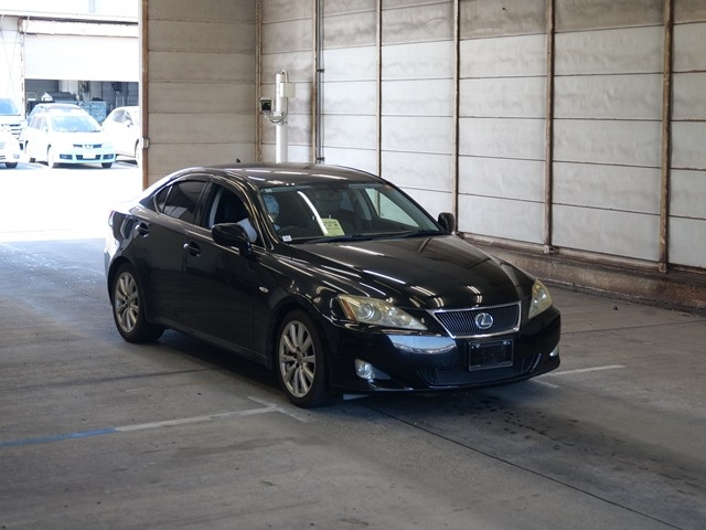 LEXUS IS
