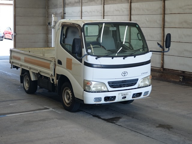 TOYOTA DYNA