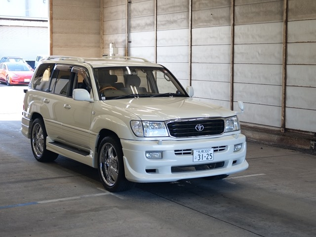 TOYOTA LAND CRUISER