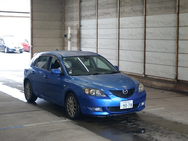 MAZDA AXELA