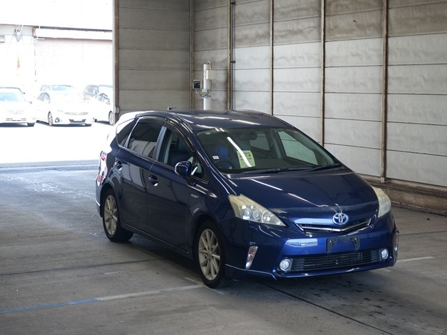 TOYOTA PRIUS ALPHA