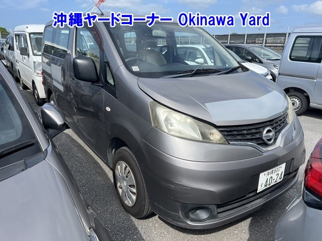 NISSAN NV200