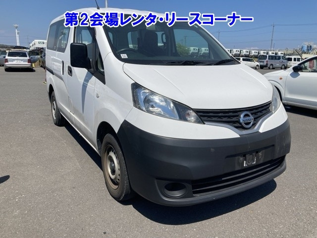 NISSAN NV200