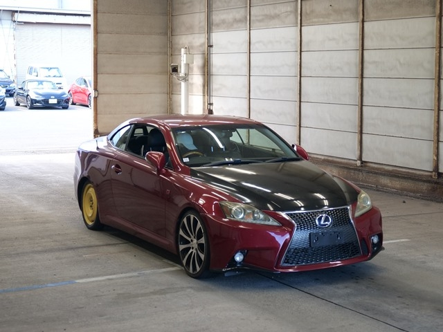 LEXUS IS