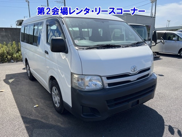 TOYOTA HIACE