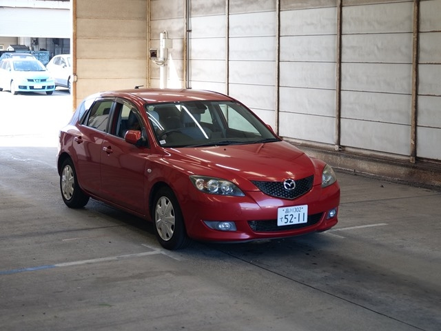 MAZDA AXELA