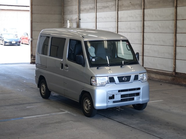 NISSAN CLIPPER VAN