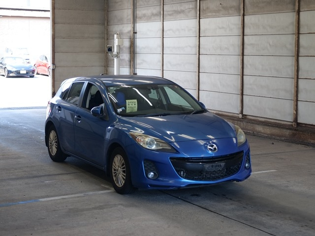 MAZDA AXELA