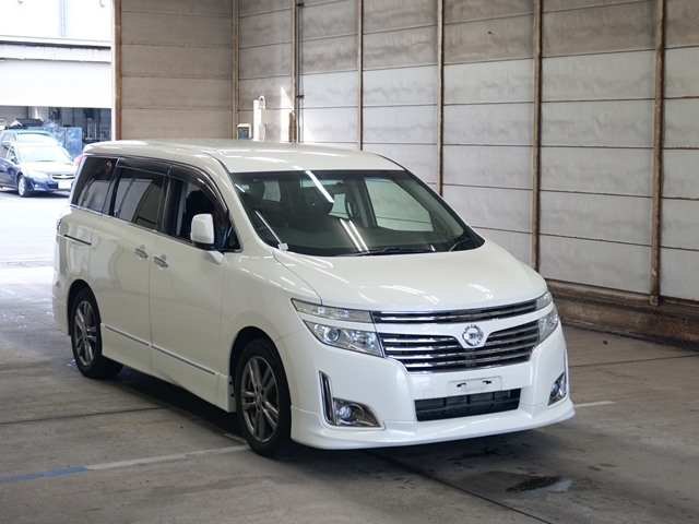 NISSAN ELGRAND