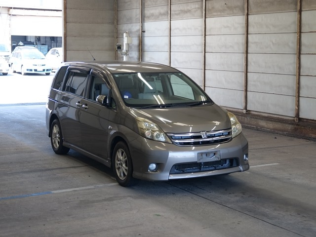TOYOTA ISIS