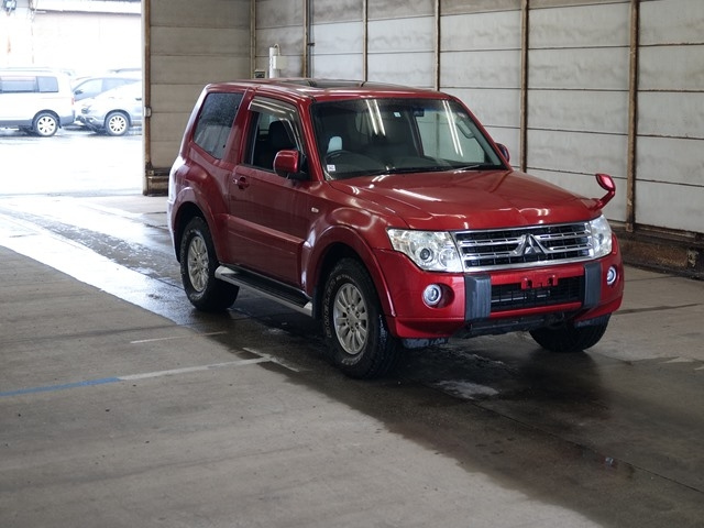 MITSUBISHI PAJERO