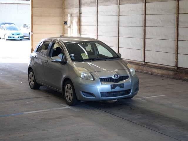 TOYOTA VITZ