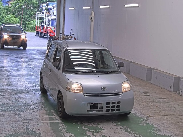 DAIHATSU ESSE