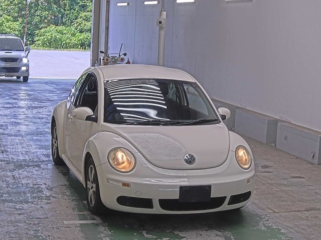VOLKSWAGEN NEW BEETLE