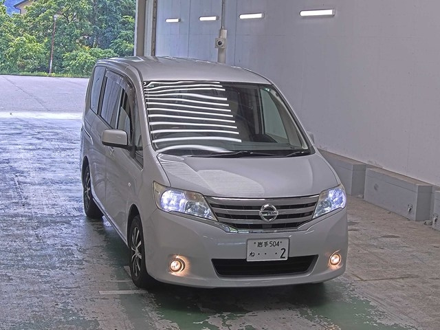 NISSAN SERENA