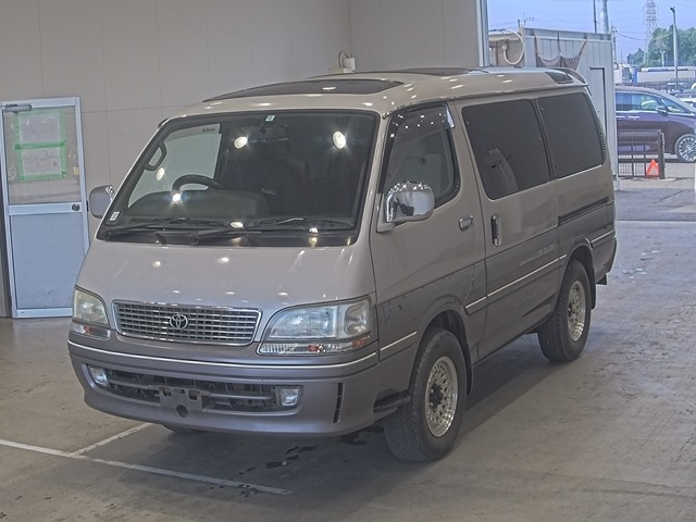 TOYOTA HIACE