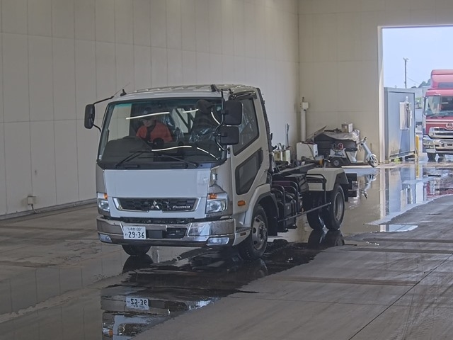 MITSUBISHI FUSO FIGHTER