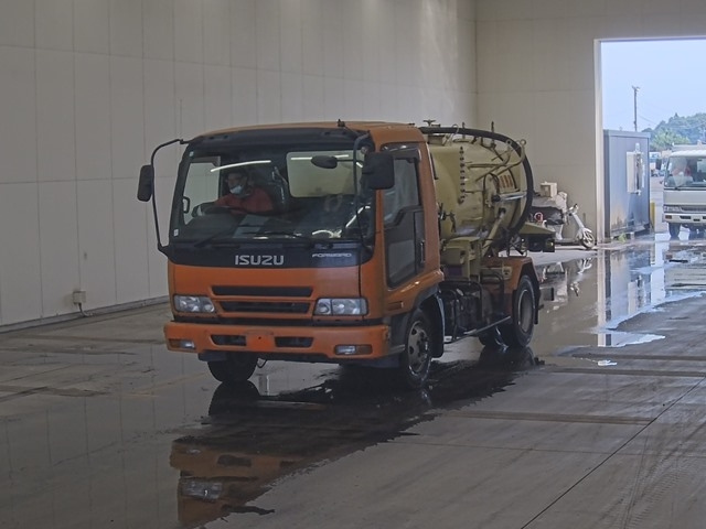 ISUZU FORWARD