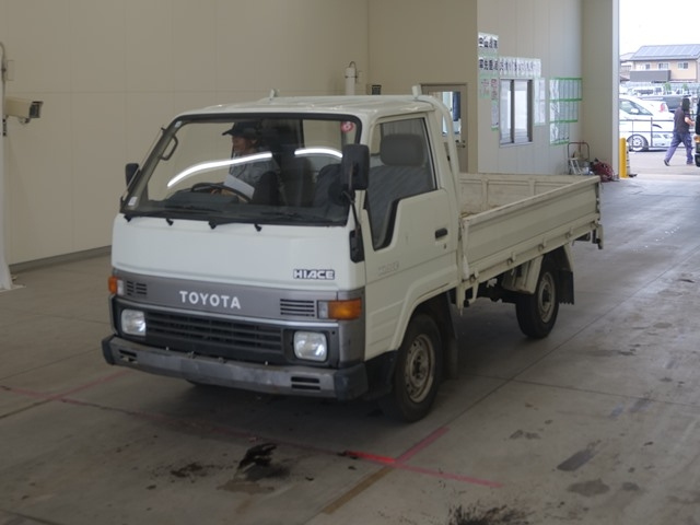 TOYOTA HIACE TRUCK